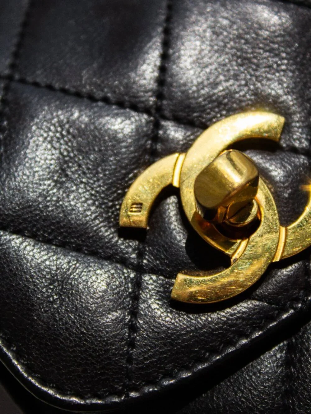 Chanel Vintage 1996 Black Lambskin Leather 24K Gold CC Turnlock 90s Phone Holder